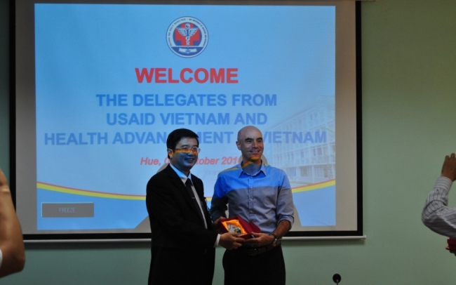 USAID organization and HAIVN project went on a mission at Hue University of Medicine and Pharmacy